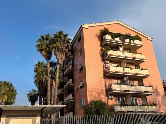 Appartamento in vendita a Roma RM