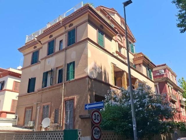 Appartamento in vendita a Roma RM