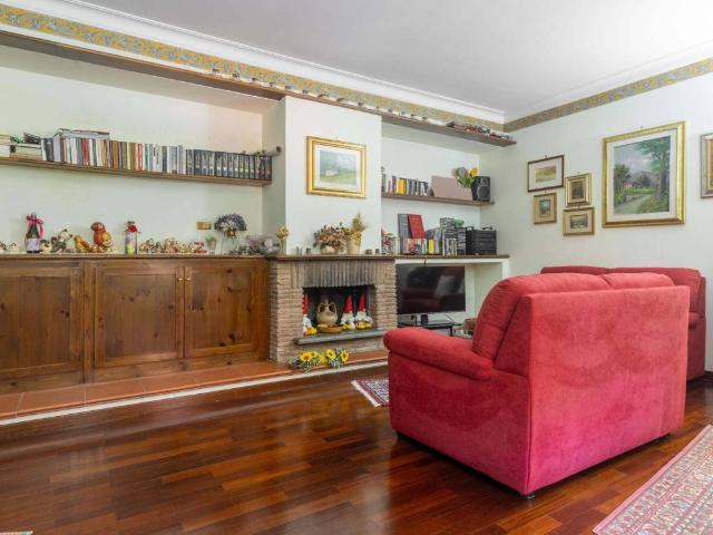 Appartamento in vendita a Roma RM