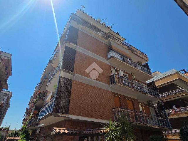 Appartamento in vendita a Roma RM