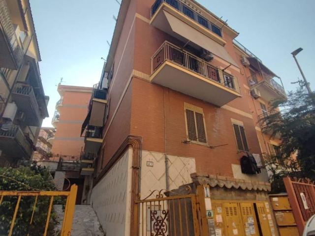 Appartamento in vendita a Roma RM
