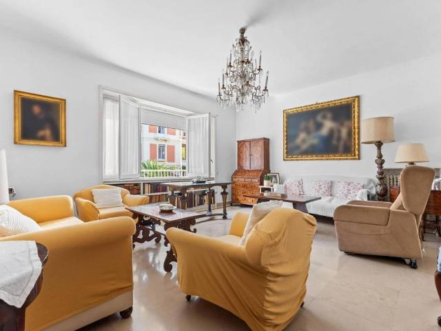 Appartamento in vendita a Roma RM