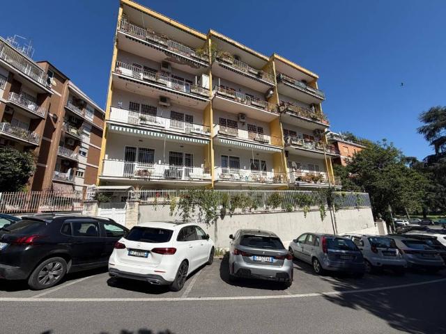 Appartamento in vendita a Roma RM