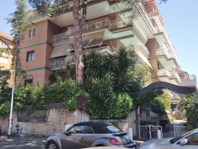 Appartamento in vendita a Roma RM