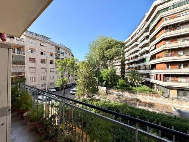 Appartamento in vendita a Roma RM