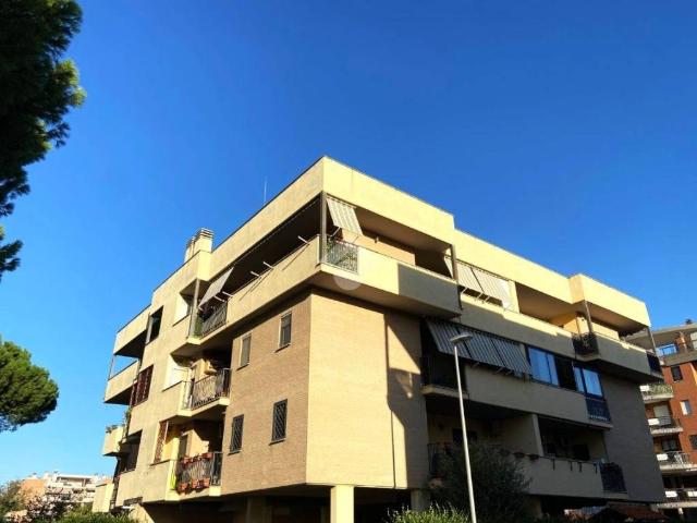Appartamento in vendita a Roma RM