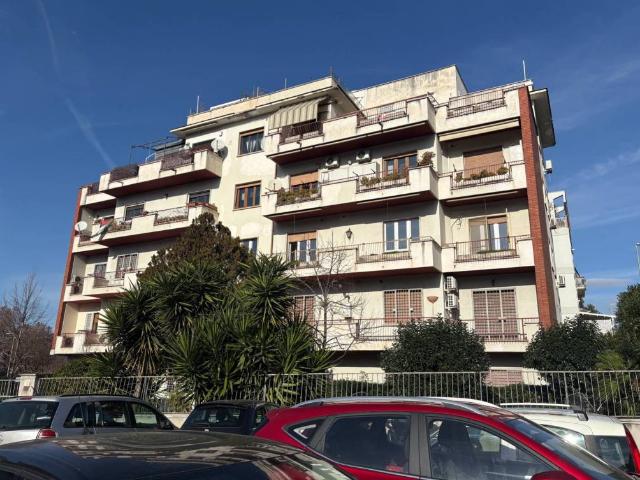 Appartamento in vendita a Roma RM