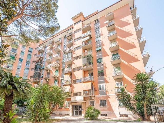 Appartamento in vendita a Roma RM