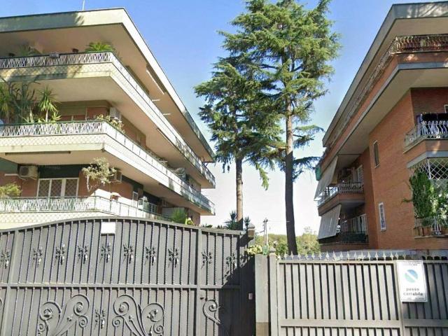 Appartamento in vendita a Roma RM