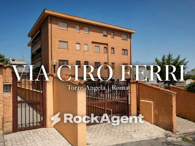 Appartamento in vendita a Roma RM