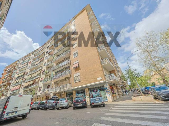 Appartamento in vendita a Roma RM