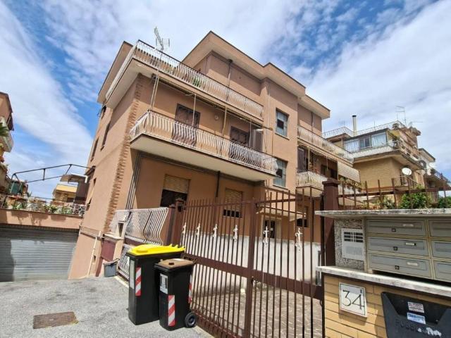 Appartamento in vendita a Roma RM