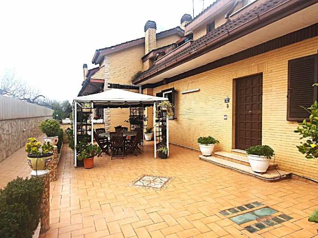 Appartamento in vendita a Roma RM