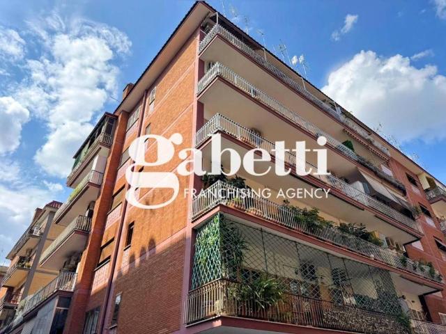 Appartamento in vendita a Roma RM
