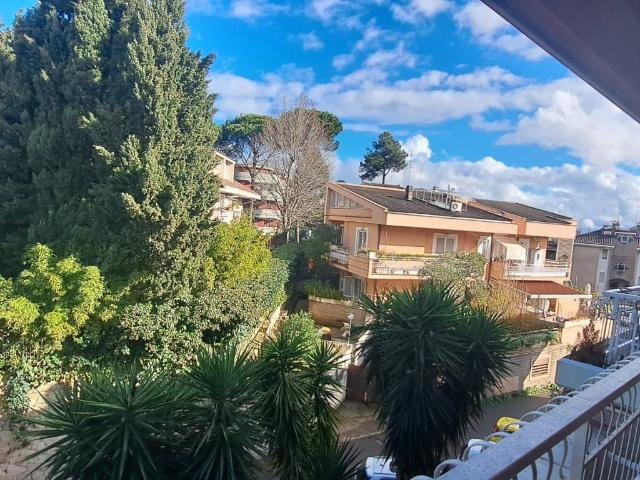 Appartamento in vendita a Roma RM