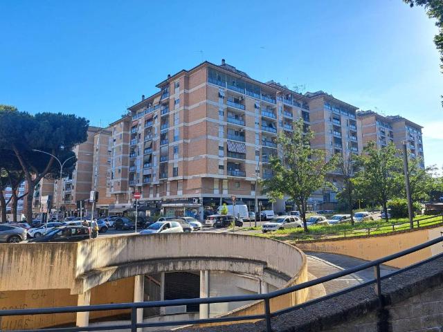 Appartamento in vendita a Roma RM
