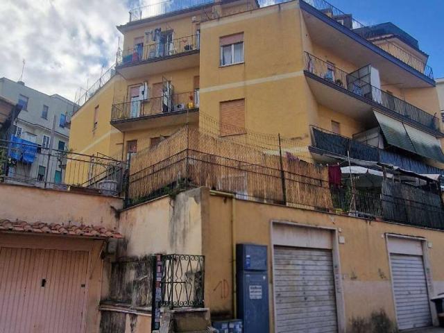 Appartamento in vendita a Roma RM