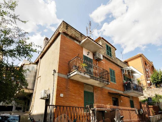 Appartamento in vendita a Roma RM