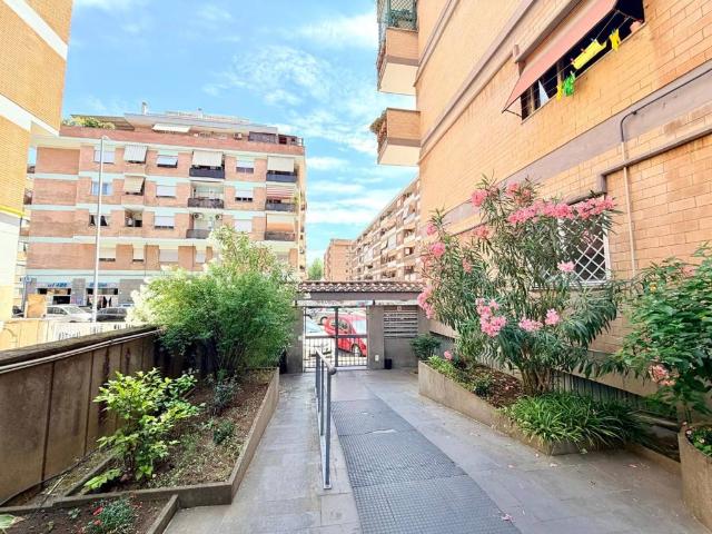 Appartamento in vendita a Roma RM
