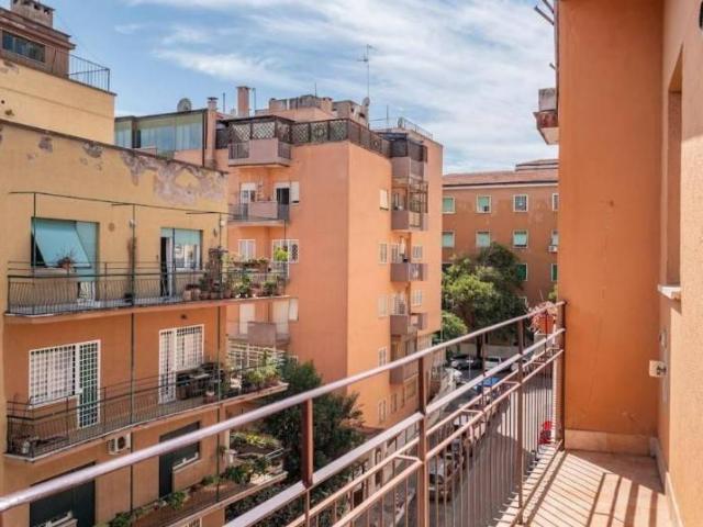 Appartamento in vendita a Roma RM