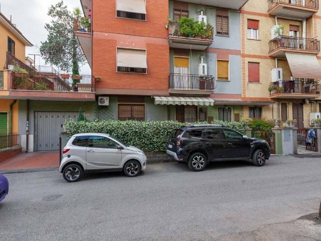 Appartamento in vendita a Roma RM