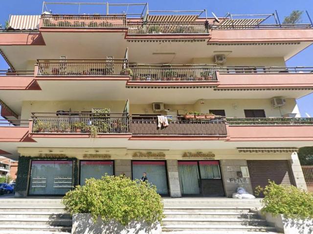 Appartamento in vendita a Roma RM