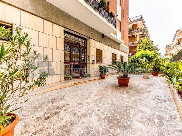 Appartamento in vendita a Roma RM