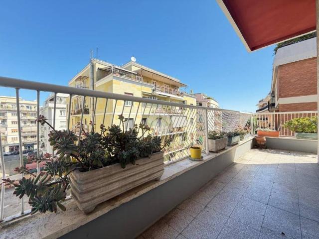 Appartamento in vendita a Roma RM