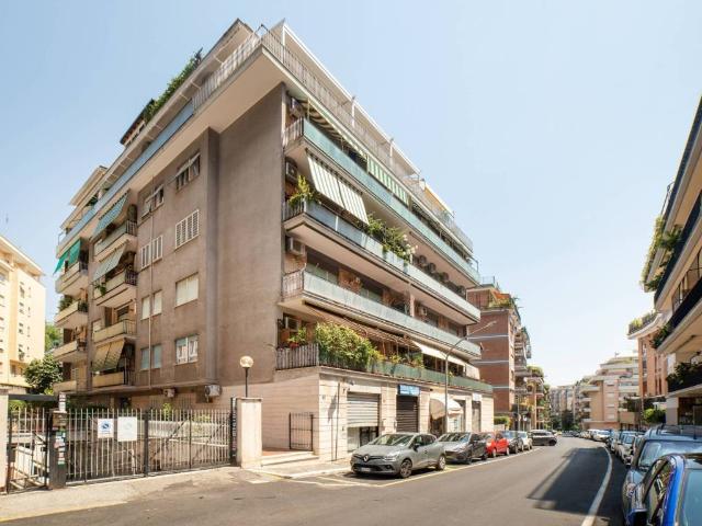 Appartamento in vendita a Roma RM