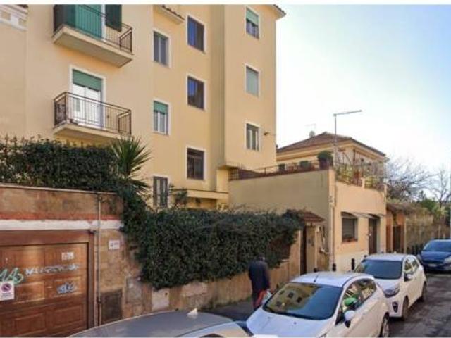 Appartamento in vendita a Roma RM
