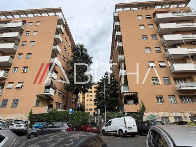 Appartamento in vendita a Roma RM
