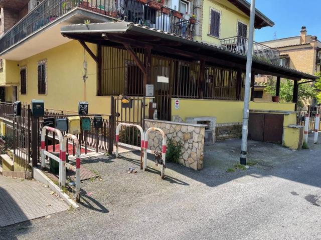 Appartamento in vendita a Roma RM