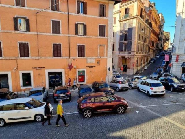 Appartamento in vendita a Roma RM