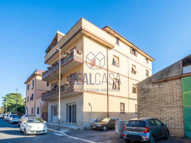 Appartamento in vendita a Roma RM