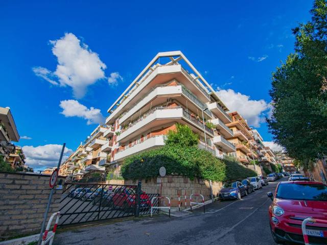 Appartamento in vendita a Roma RM