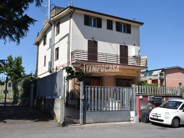 Appartamento in vendita a Roma RM