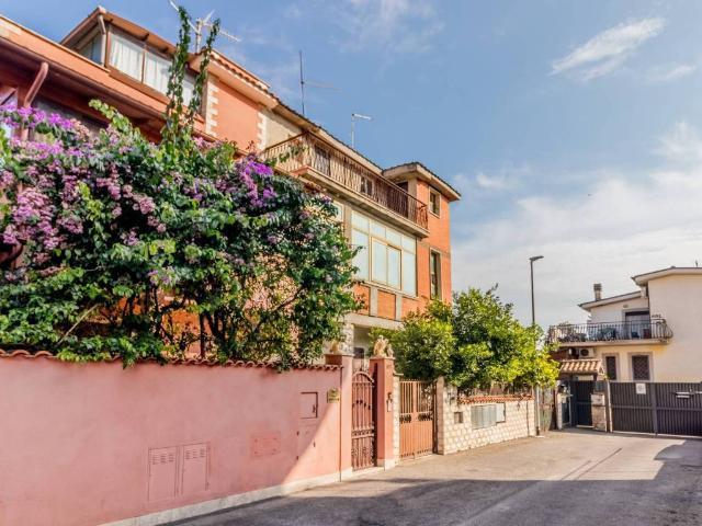 Appartamento in vendita a Roma RM