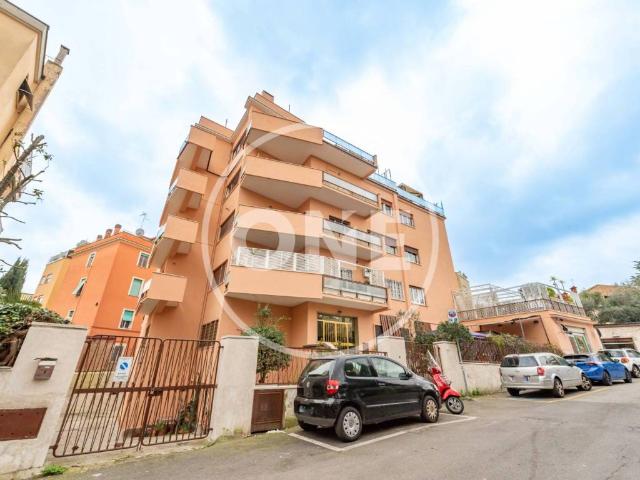 Appartamento in vendita a Roma RM