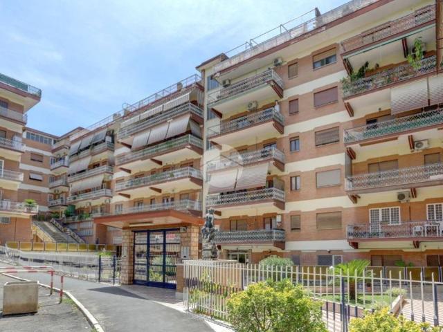 Appartamento in vendita a Roma RM