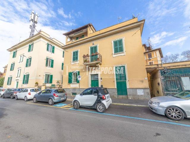 Appartamento in vendita a Roma RM