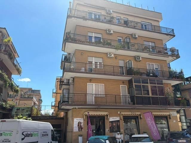 Appartamento in vendita a Roma RM