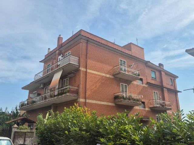Appartamento in vendita a Roma RM