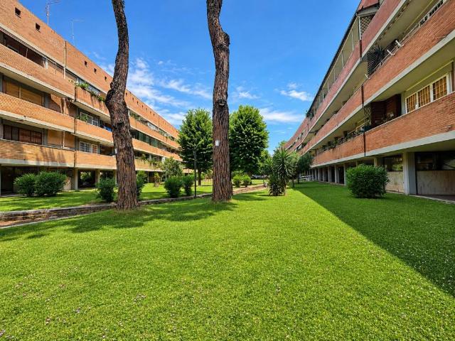 Appartamento in vendita a Roma RM