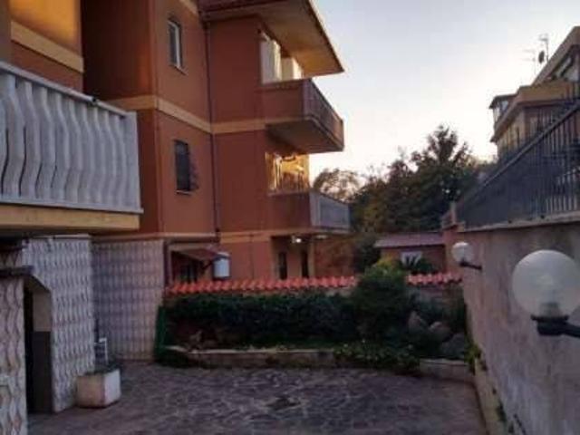 Appartamento in vendita a Roma RM