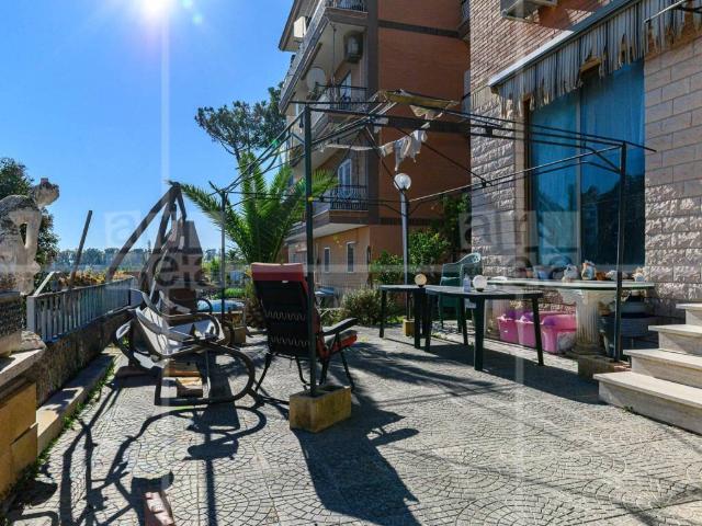 Appartamento in vendita a Roma RM