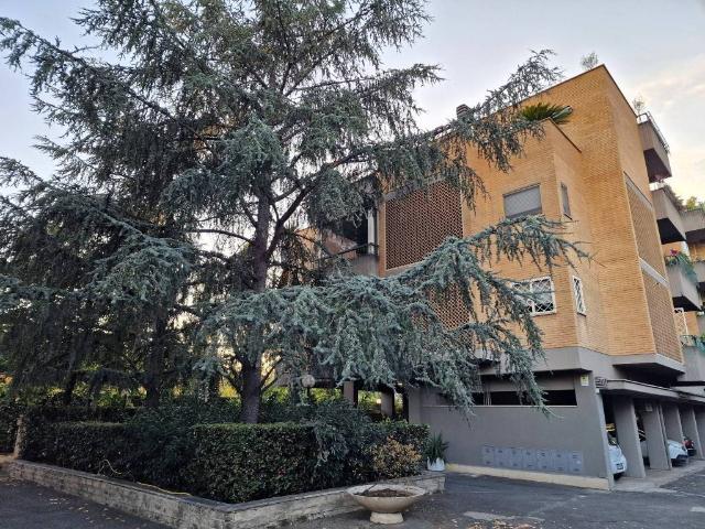 Appartamento in vendita a Roma RM