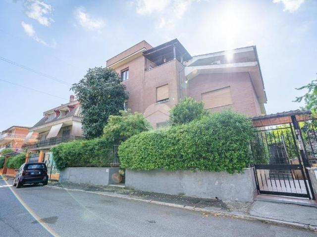 Appartamento in vendita a Roma RM
