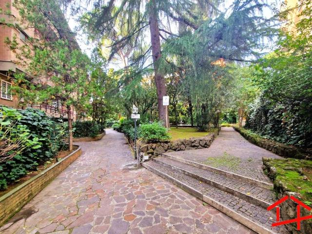 Appartamento in vendita a Roma RM