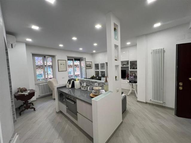 APPARTAMENTO in VENDITA a ROMA ROMA di 3 vani