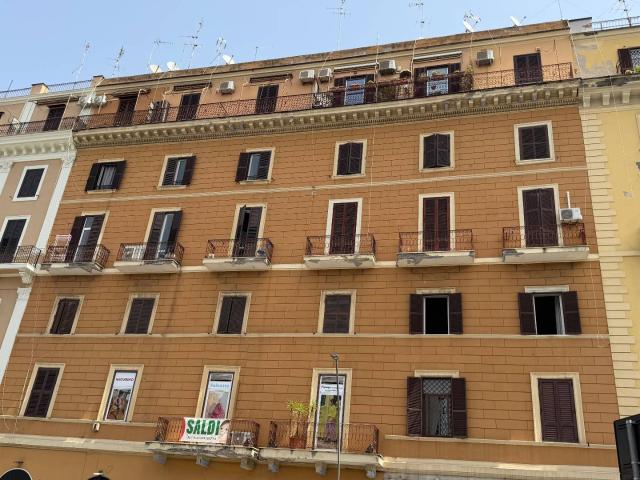 Appartamento in vendita a Roma, Re di Roma